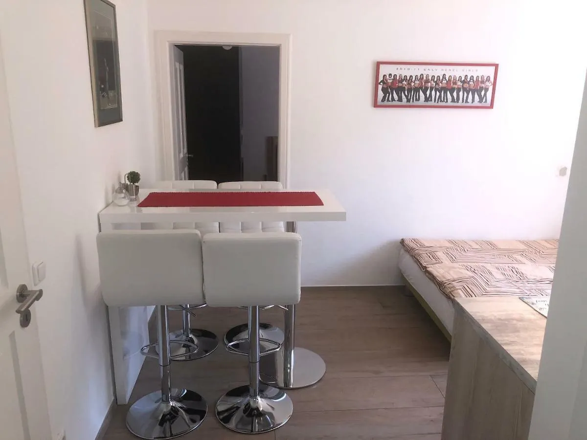 Wolfˋs Apartment Neubeuern